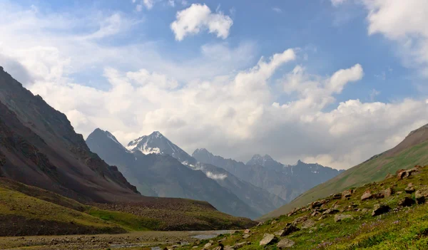 Mountain in the Clouds. River — Stock Photo, Image