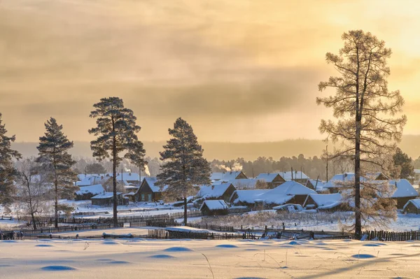 Journée ensoleillée dans le village — Photo