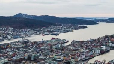 günbatımı fiyortları üzerinde. Bergen, Norveç. Timelapse