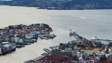 günbatımı fiyortları üzerinde. Bergen, Norveç. Timelapse