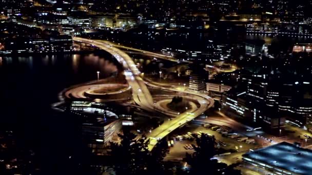 Vista de la carretera de circunvalación. Noche, Bergen, Noruega — Vídeos de Stock