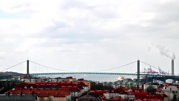 Brug over de rivier. Goteborg, Zweden — Stockvideo