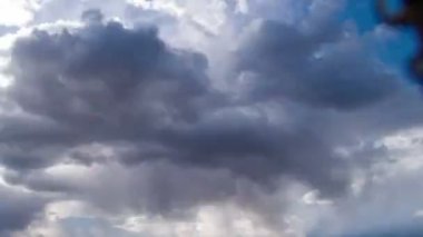 bulutlar yağmur, yağmur geçer. Timelapse