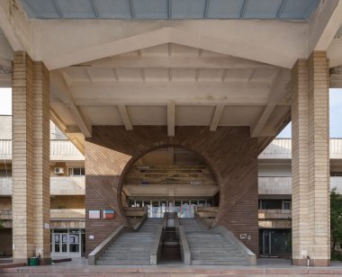 Boris yeltsin sonra isimli Kırgız-Rus Slav Üniversitesi