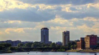 bulutlar köprüsü üzerinde