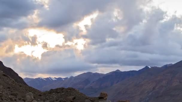 Zonsondergang in de mountains.time komen te vervallen — Stockvideo