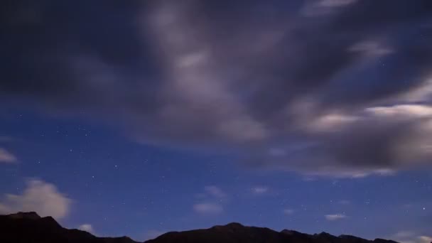 Noche en las montañas. Tiempo de caducidad — Vídeos de Stock