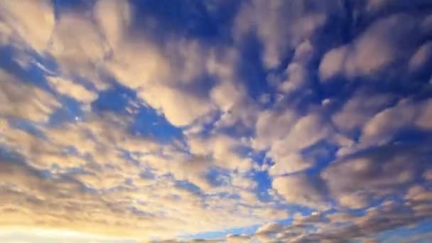 El cielo se despejó al atardecer. Tiempo de caducidad — Vídeo de stock