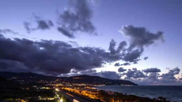 Zonsondergang over de kust van Sicilië — Stockvideo