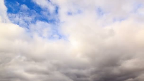 Wolken in de lucht — Stockvideo