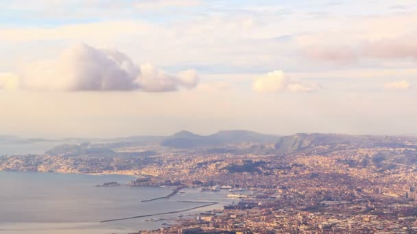 Vista de Nápoles con el Vesubio — Vídeo de stock