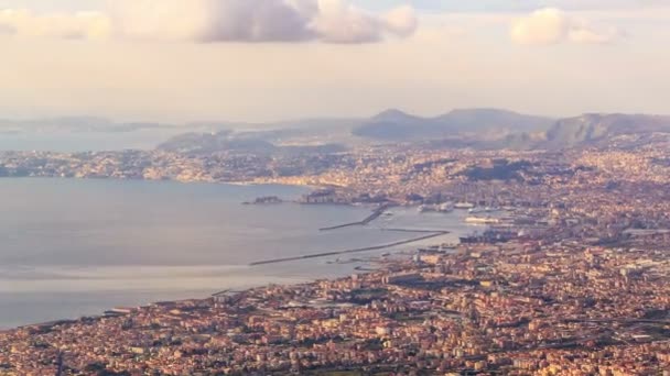 Pohled z Neapole s Vesuv — Stock video