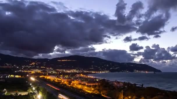 Coucher de soleil sur la côte de Sicile — Video