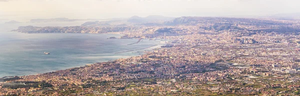 Panorama z Neapole. pohled z hory Vesuv. Itálie — Stock fotografie