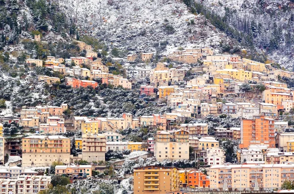 El sur de Italia bajo la nieve. Sala Consilina — Foto de Stock