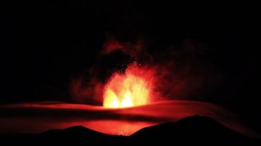 Etna Erüpsiyonu geceleri. .