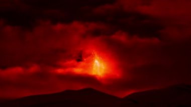 Etna Erüpsiyonu geceleri.