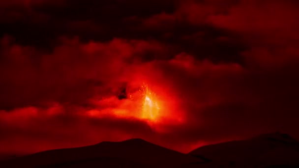 Etna Erupción en la noche . — Vídeo de stock