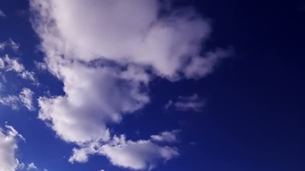 Lucht met wolken — Stockvideo