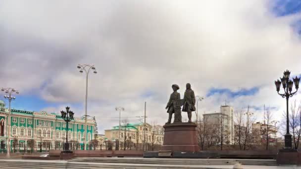 Tatischev and De Genin Monument — Stock Video