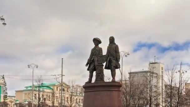 Памятник Татищеву и Генину — стоковое видео