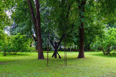 Yaroslavl, Rusya - 14 Ağustos 2020: Vali 'nin Bahçesi. Heykel 