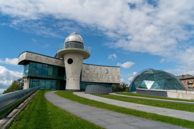 Yaroslavl, Rusya - 15 Ağustos 2020: Kültür ve Eğitim Merkezi. V.V. Tereshkova.