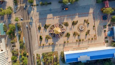 Elista, Rusya. Yedi Gün Pagoda - Lenin Meydanı 'nda bir pagoda, Havadan Görüntü, Kafadan Atış  