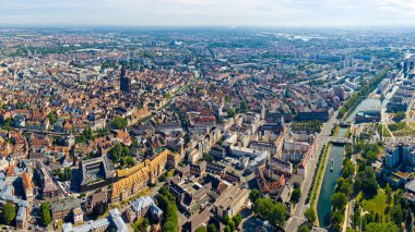 Strasbourg, Fransa. Tarihi şehir merkezinin panoraması. Hava manzarası, Summer.