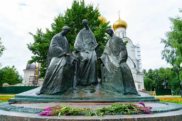 Yaroslavl Russia August 2020 Strelka Park 雕塑作品 三位一体 — 图库照片