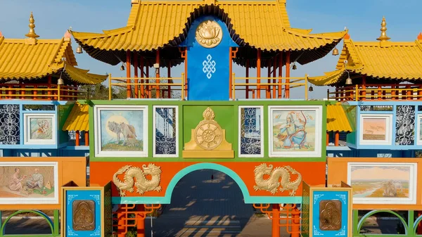 Elista Russia Golden Gate Buddhist Architectural Structure Located Lenin Square — Stock Photo, Image