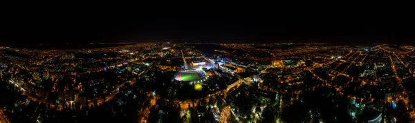 ロシアのスタヴロポリ 夜には市内中心部の空中ビュー 360パノラマ 夜の街の灯り — ストック写真