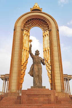 somoni heykeli. Duşanbe, Tacikistan