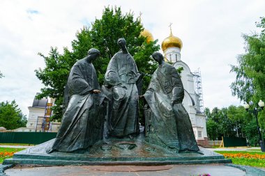 Yaroslavl, Rusya - 14 Ağustos 2020: Strelka Parkı. Heykel bileşimi 