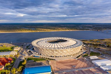 Volgograd, Rusya - 19 Eylül 2020 ROTOR Stadyumu. Gün batımında hava manzarası. Düş
