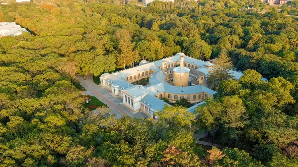 Yessentuki, Rusya. Üst banyolar. Tatil yeri parkı. Kültür ve Eğlence Parkı. Gün batımı, Hava Görünümü  
