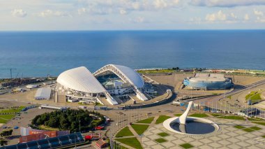 Sochi, Rusya - 6 Eylül 2021 Olimpik Soçi Parkı. Olympic Flame Bowl, Fisht Arena 'da. Sabah saatleri, Hava Görüntüsü  