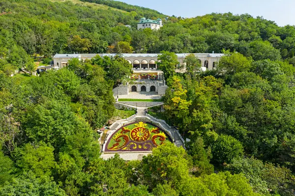 Pyatigorsk Rússia Canteiro Flores Com Uma Escadaria Galeria Académica Edifício — Fotografia de Stock