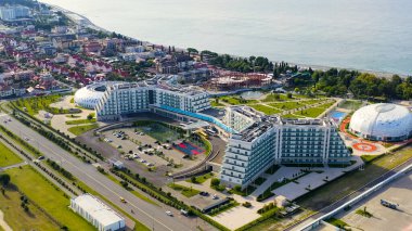 Sochi, Rusya - 6 Eylül 2021: Sirius yetenekli çocuklar için bir eğitim merkezidir. Sabah saatleri, Hava Görüntüsü  
