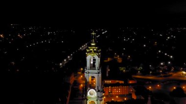 Dolly zoom. Sergiev Posad, Rusya. Trinity-Sergius Lavra, Rus Ortodoks Kilisesi 'nin en büyük erkek manastırıdır. Sergiev Posad şehrinin merkezinde yer almaktadır. İyi.