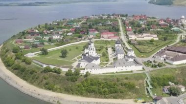 Dolly zoom. Sviyazhsk, Rusya. Sviyazhsk adasının Hava Varsayım Katedrali ve Manastırı