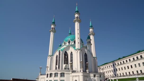 Kazán, Rusia. Mezquita Kul Sharif. En el territorio del Kremlin de Kazán. 4K — Vídeo de stock