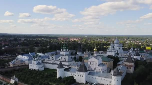 Rostov, Ryssland. Rostov Kreml. Huvudattraktionen i staden Rostov den store. 4K — Stockvideo