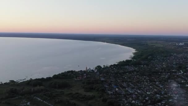 Pereslavl-Zalessky, Rosja. Zachód słońca nad jeziorem Pleshcheyevo. 4K — Wideo stockowe