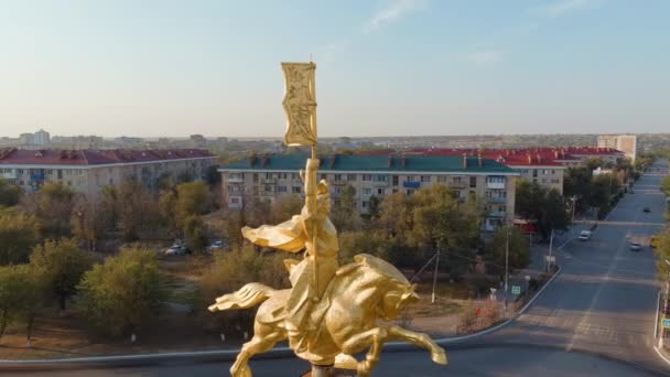 Elista, Oroszország. Az Arany Lovas. Kora reggel. 4K — Stock videók