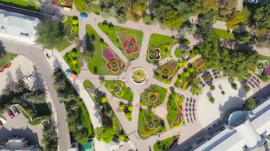 Pyatigorsk, Rusya. Lermontov Galerisi ve Park Çiçek Bahçesi. 4K