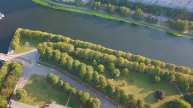 Kant adasındaki Kaliningrad Katedrali. Rusya, Kalininingrad. 4K