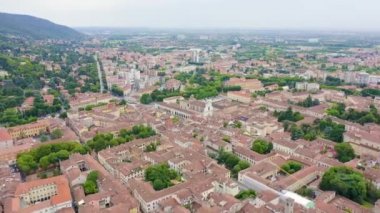 Brescia, İtalya. Sant Afra, Brescia. Arnaldo Meydanı. 4K
