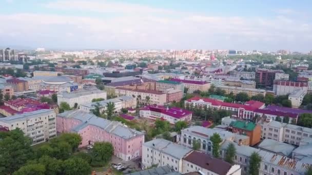 Rusland, Irkoetsk. Gebouw Vostsibugol Trade and Industry Company. Ikhvinsky Square. 4K — Stockvideo