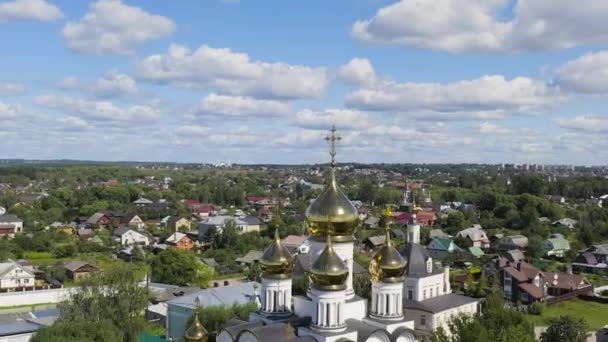 Pereslavl-Zalessky, Ρωσία. Μονή Αγίου Νικολάου Περεσλάβσκι. Σύννεφο καιρό, καλοκαίρι. 4K — Αρχείο Βίντεο